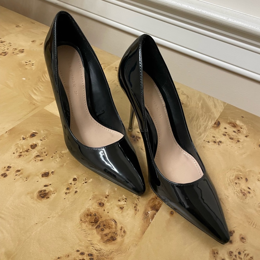 Zara pointed toe pumps, Sz 37